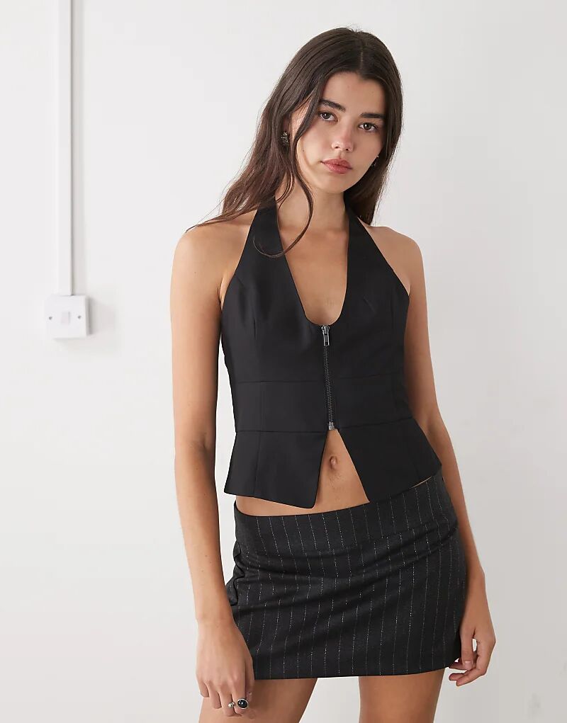 Жилет Monki с открытой спиной и застежкой-хомутиком, черный
Жилет Monki с открытой спиной и застежкой-хомутиком, черный