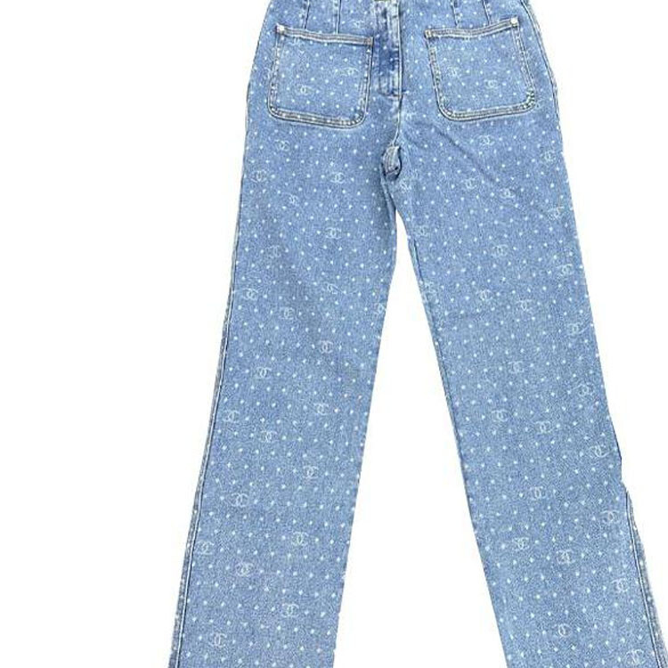 Джинсы женские Chanel с узором, светло-голубой
Джинсы женские Chanel с узором, светло-голубой