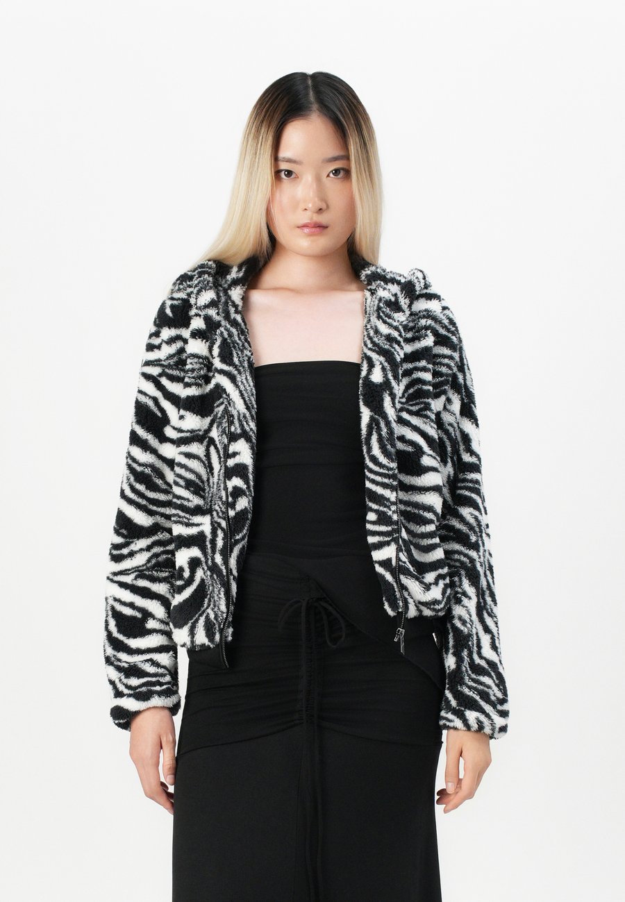 Флисовая куртка ONLY ONLANNA CONTACT HOOD JACKET, Cloud Dancer/Off-White
Флисовая куртка ONLY ONLANNA CONTACT HOOD JACKET, Cloud Dancer/Off-White