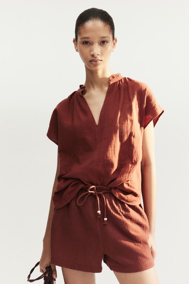 Муслиновые шорты H&M, красный
Муслиновые шорты H&M, красный