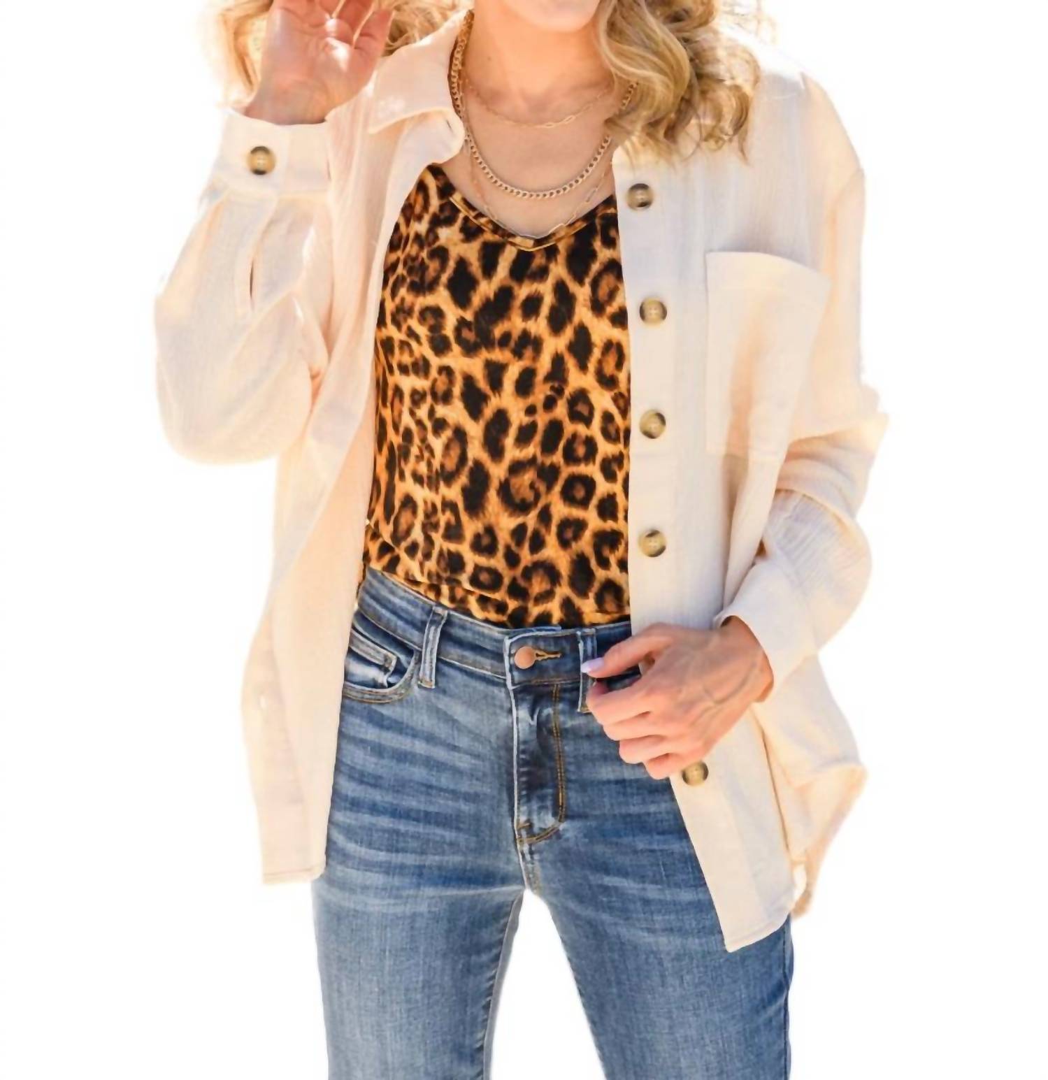 Хотите лучший топ на пуговицах в кремовом цвете 143 STORY
Хотите лучший топ на пуговицах в кремовом цвете 143 STORY