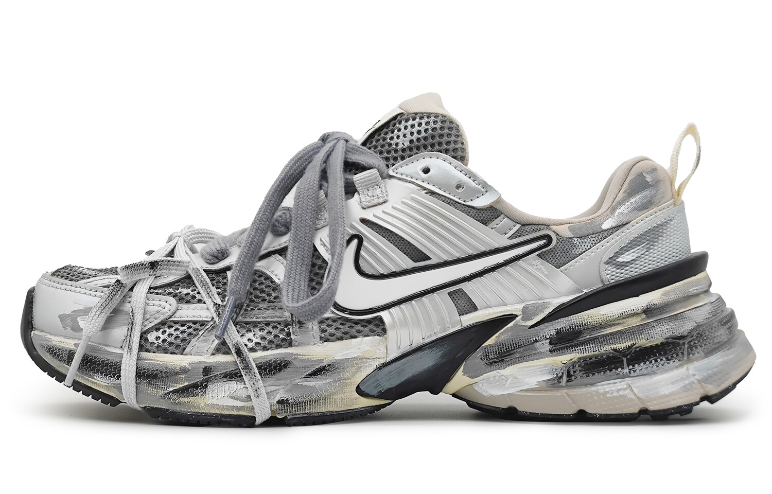 Кроссовки для бега V2K Run женские с низким верхом, черные/белые Nike
Кроссовки для бега V2K Run женские с низким верхом, черные/белые Nike