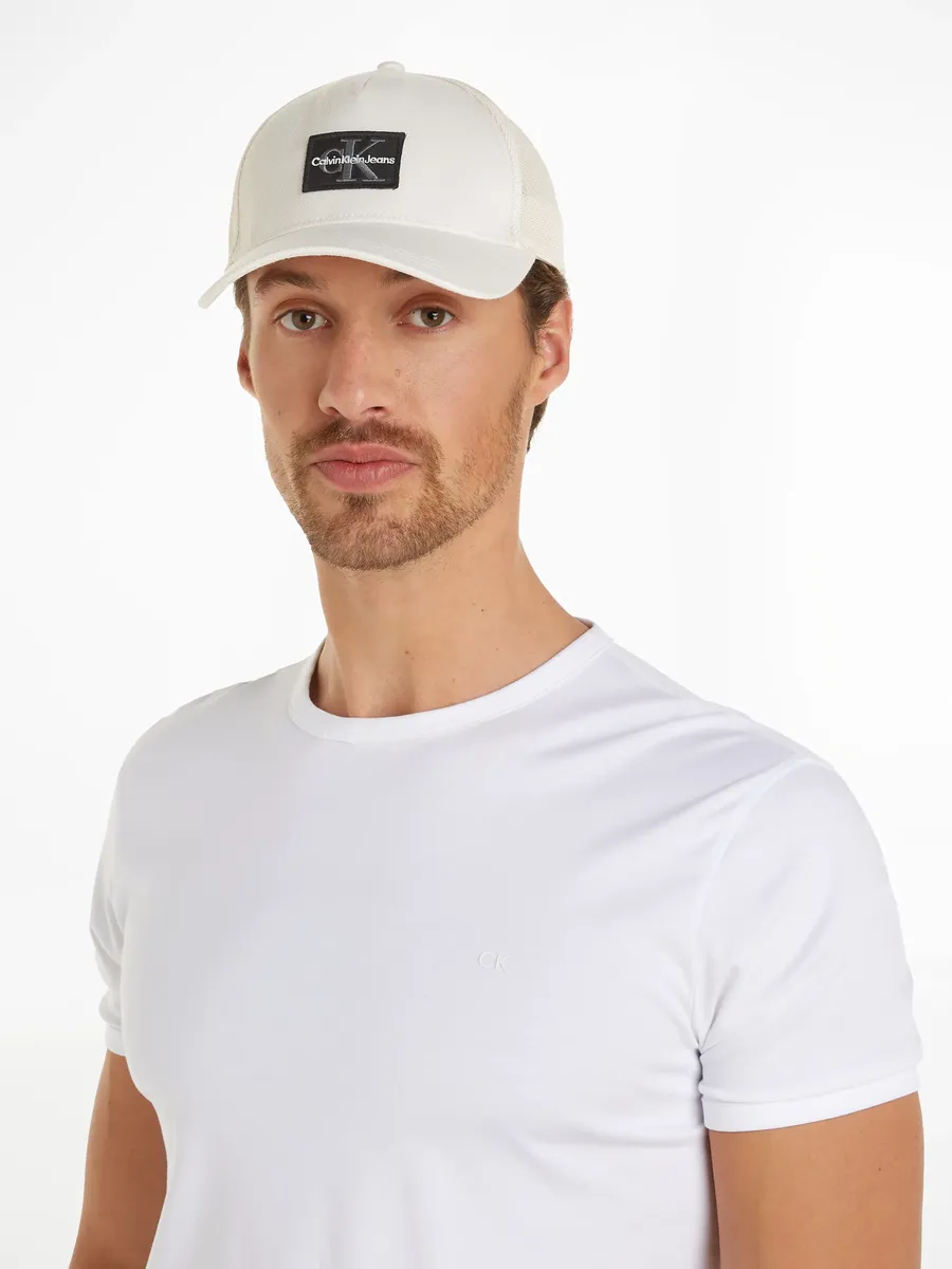 Кепка дальнобойщика Calvin Klein Jeans "MONO LOGO PATCH TRUCKER HAT" с нашивкой-логотипом, цвет Eggshell
Кепка дальнобойщика Calvin Klein Jeans "MONO LOGO PATCH TRUCKER HAT" с нашивкой-логотипом, цвет Eggshell