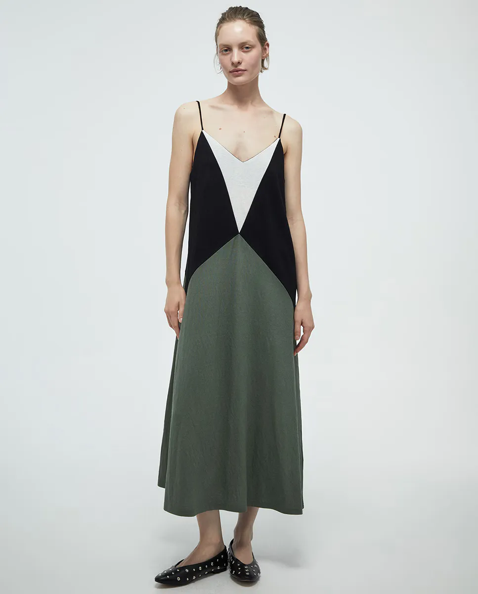 Платье из льна с блочным принтом Sfera, цвет Kaki
Платье из льна с блочным принтом Sfera, цвет Kaki