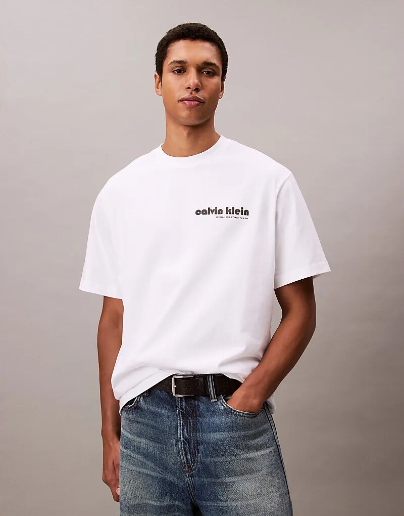 Белая футболка с логотипом Calvin Klein Jeans на левой груди 
Белая футболка с логотипом Calvin Klein Jeans на левой груди