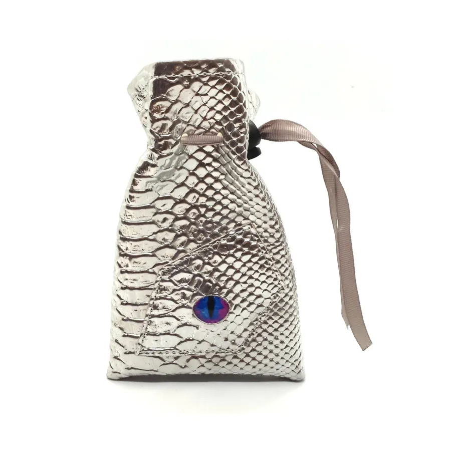 Сумка для игральных костей Dragon Eye - Серебряный, Dice Bags & Dice Storage(Old School Dice & Accessories)
Сумка для игральных костей Dragon Eye - Серебряный, Dice Bags & Dice Storage(Old School Dice & Accessories)