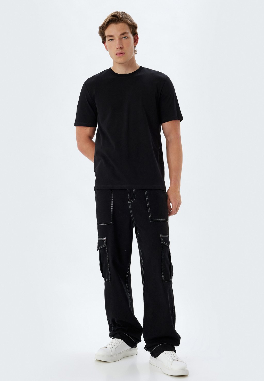 Базовая футболка Koton, черный
Базовая футболка Koton, черный