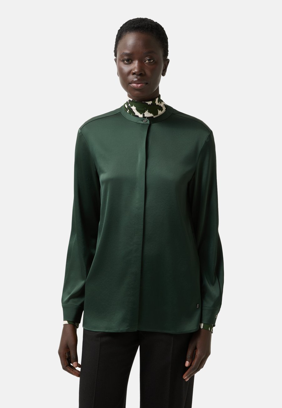 Блуза Bogner GERRIT, Dunkelgrün/Green
Блуза Bogner GERRIT, Dunkelgrün/Green