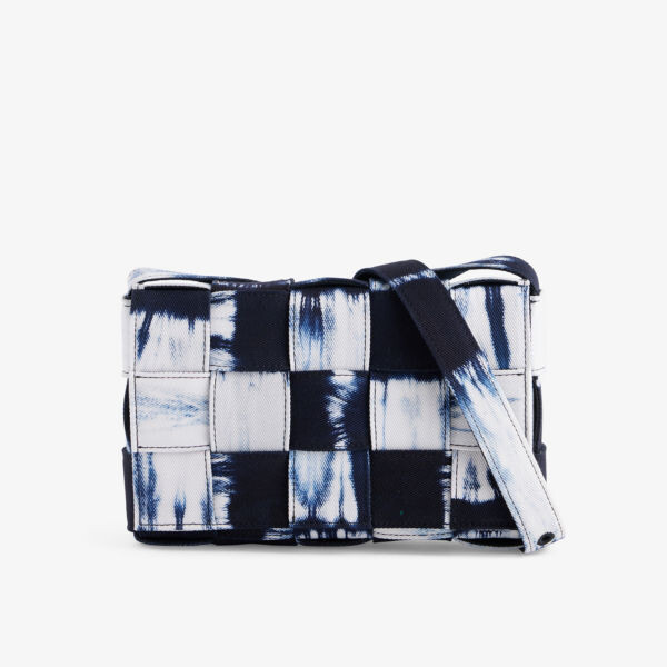 Джинсовая сумка через плечо Cassette с принтом тай-дай Bottega Veneta, серебряный 
Джинсовая сумка через плечо Cassette с принтом тай-дай Bottega Veneta, серебряный