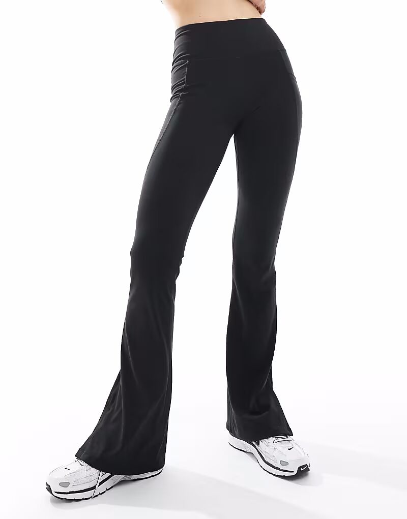 Женские леггинсы Dare 2b Refresh Flared черного цвета
Женские леггинсы Dare 2b Refresh Flared черного цвета