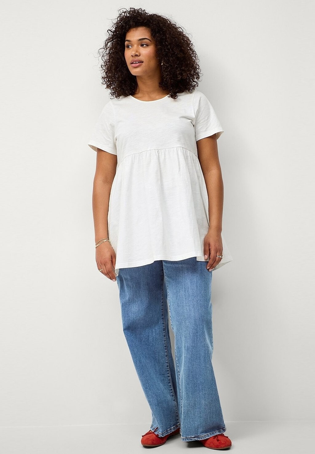 Базовая футболка Ellos Plus collection, белый
Базовая футболка Ellos Plus collection, белый