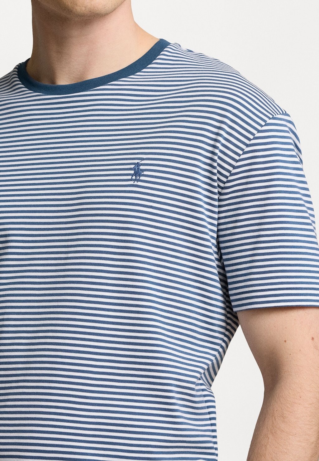 Футболка с принтом CLASSIC FIT STRIPED SOFT COTTON T-SHIRT Ralph Lauren, темно-синий
Футболка с принтом CLASSIC FIT STRIPED SOFT COTTON T-SHIRT Ralph Lauren, темно-синий