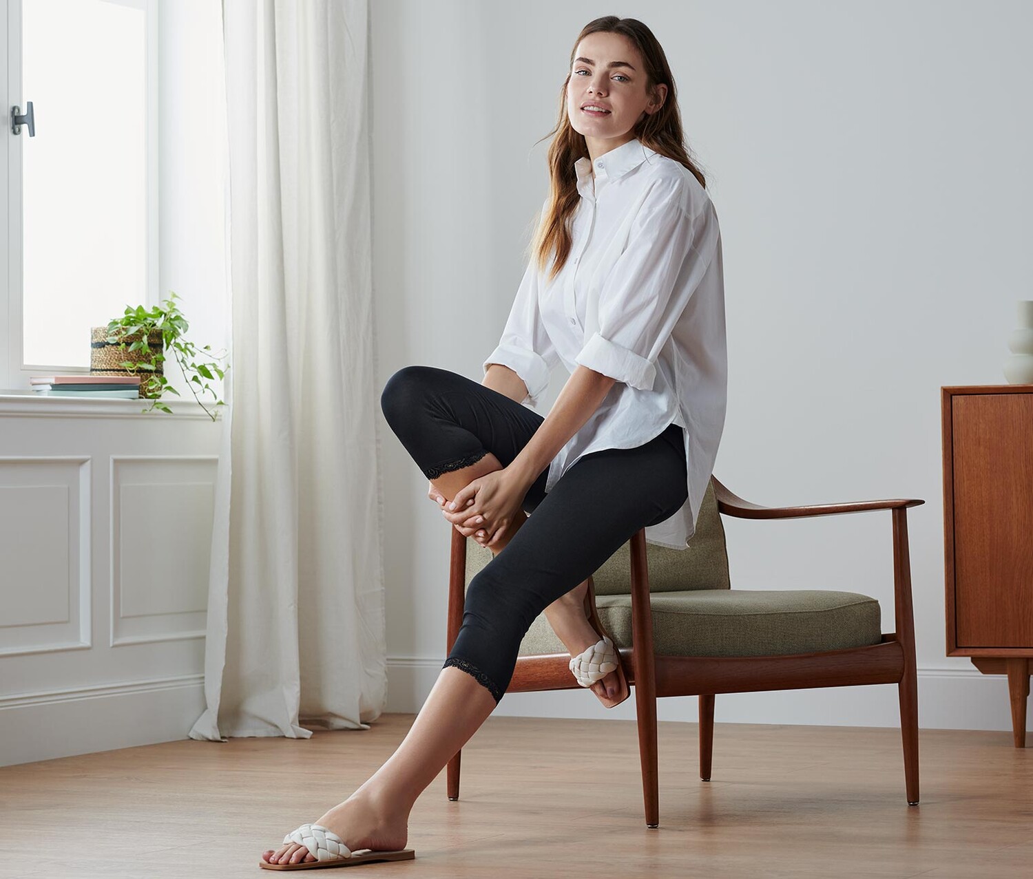 Леггинсы 3/4 с кружевной отделкой Tchibo, черный
Леггинсы 3/4 с кружевной отделкой Tchibo, черный