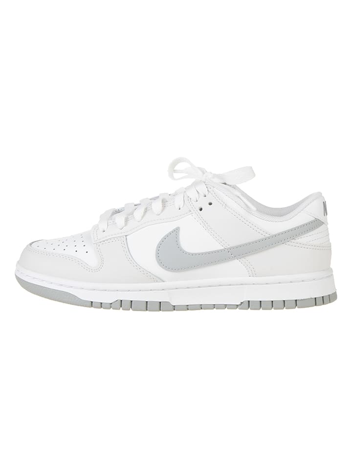 Nike Кожаные кроссовки "Dunk Low Retro" серо-белого цвета
Nike Кожаные кроссовки "Dunk Low Retro" серо-белого цвета