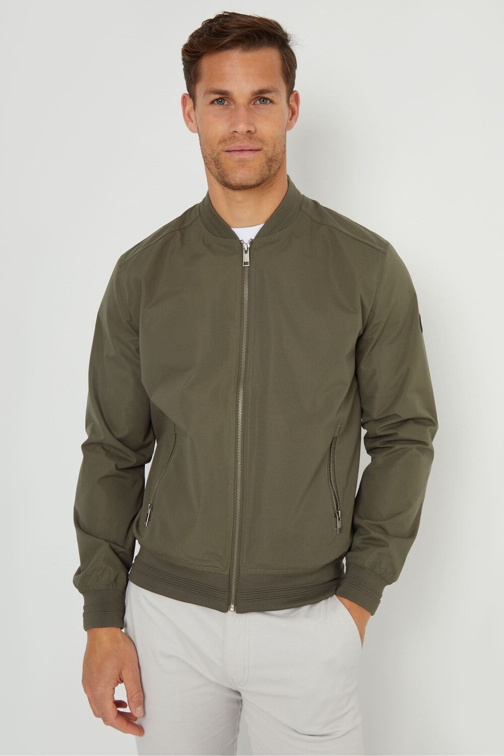 Водонепроницаемая классическая куртка бомбер Threadbare, хаки
Водонепроницаемая классическая куртка бомбер Threadbare, хаки