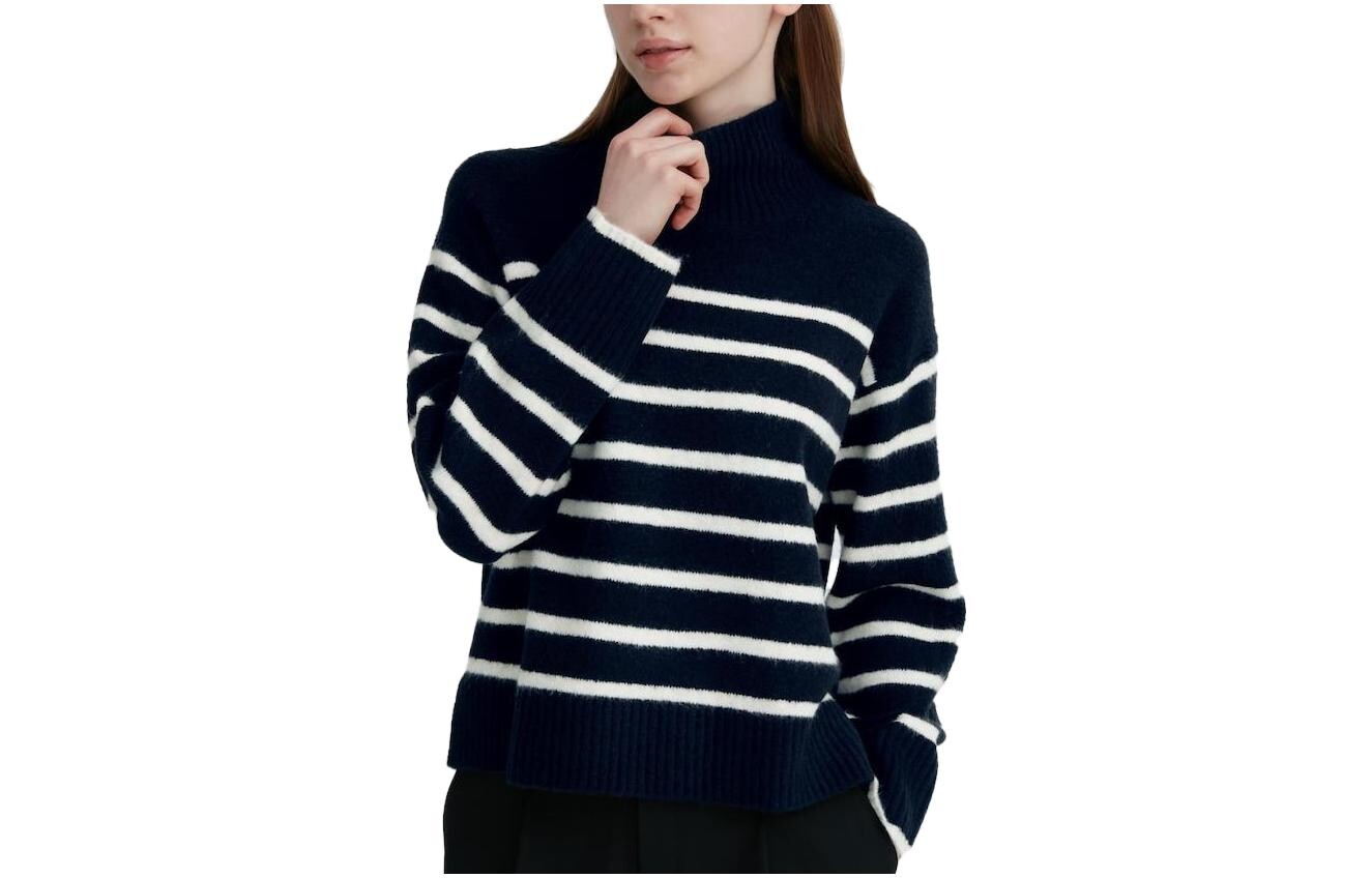 Трикотаж женский темно-синий Uniqlo
Трикотаж женский темно-синий Uniqlo