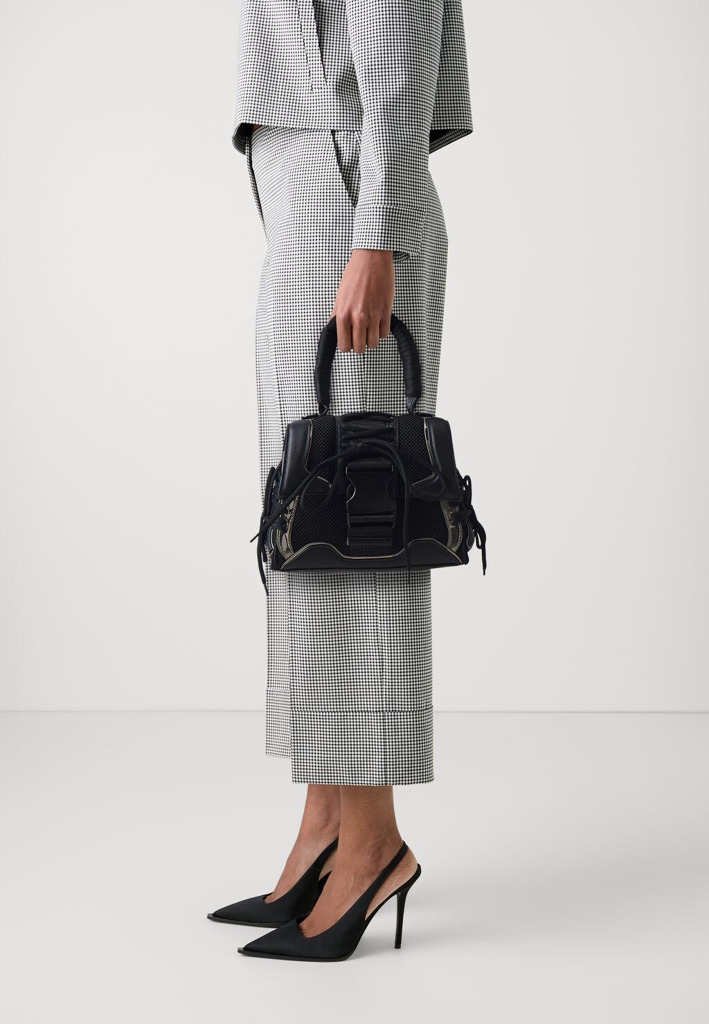 Сумочка BDIEGO Steve Madden, черный 
Сумочка BDIEGO Steve Madden, черный