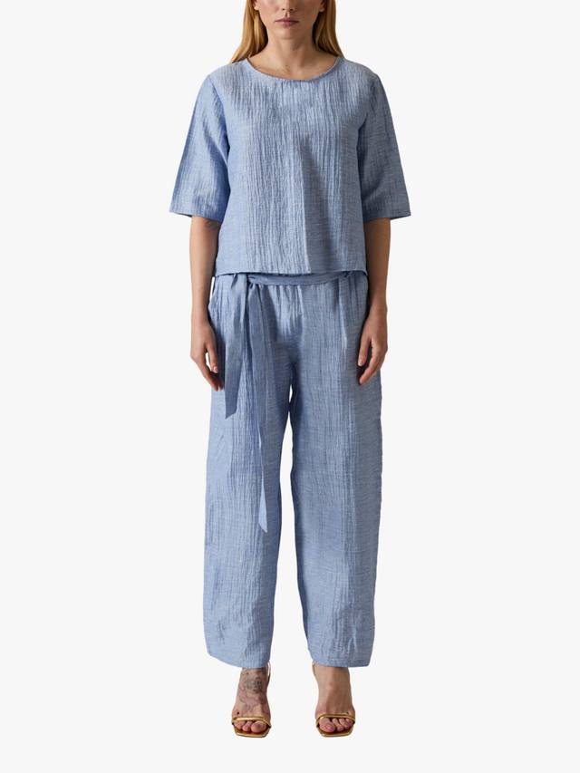 Топ сзади на пуговицах и плиссировкой James Lakeland, Pale Blue
Топ сзади на пуговицах и плиссировкой James Lakeland, Pale Blue