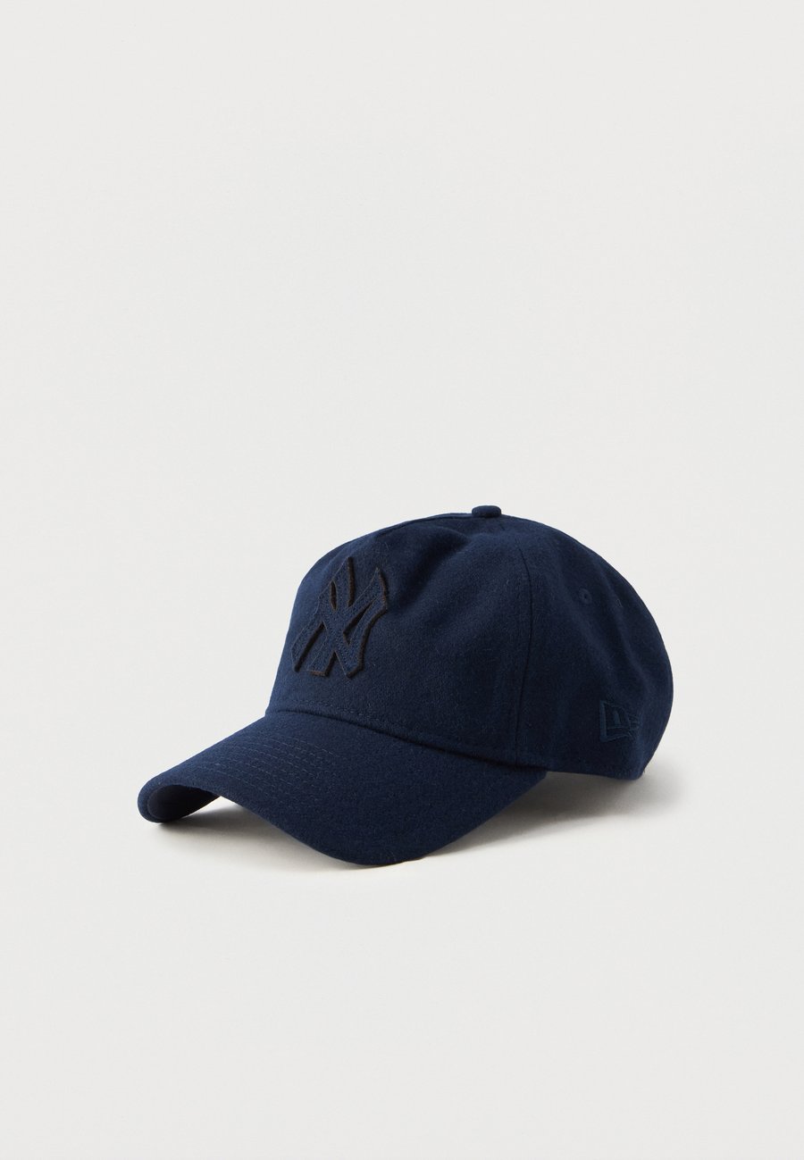 Бейсболка New Era TWENTY MELTON LUXE UNISEX, Dark Blue
Бейсболка New Era TWENTY MELTON LUXE UNISEX, Dark Blue