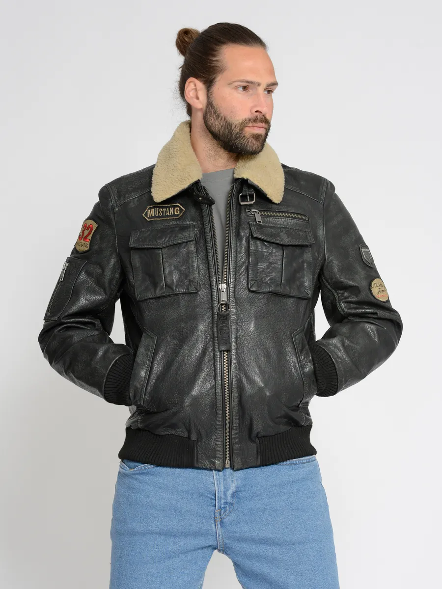 Кожаная куртка МУСТАНГ "Карлстад" Mustang, черный
Кожаная куртка МУСТАНГ "Карлстад" Mustang, черный
