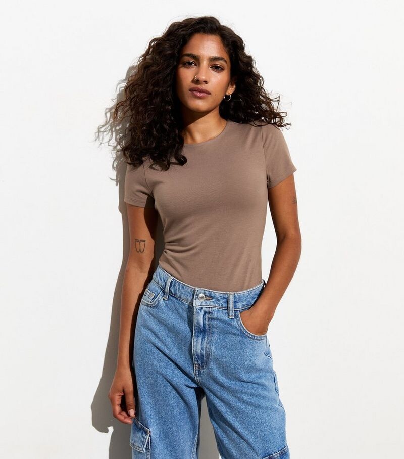Коричневое боди из эластичного хлопка Petite с короткими рукавами New Look, бордовый
Коричневое боди из эластичного хлопка Petite с короткими рукавами New Look, бордовый