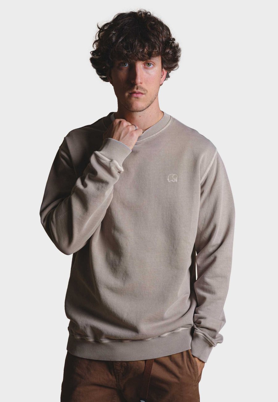 Толстовка Trendsplant ESSENTIAL PIGMENT, Gray Taupe/Grey Denim
Толстовка Trendsplant ESSENTIAL PIGMENT, Gray Taupe/Grey Denim