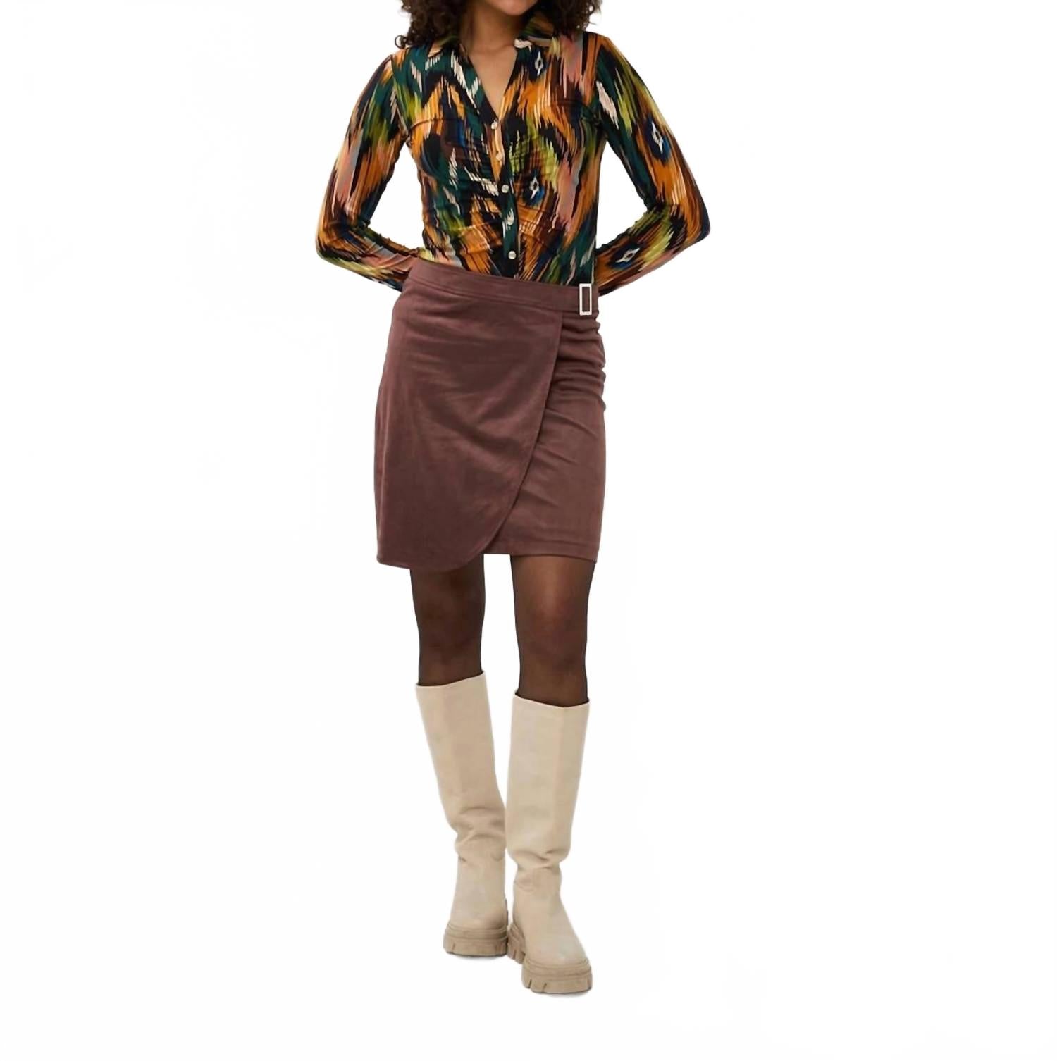 Шоколадная замшевая юбка с накладкой ESQUALO
Шоколадная замшевая юбка с накладкой ESQUALO