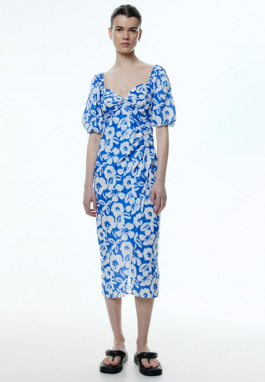 Платье EDITED BLAIRE, Weiß Blau/Blue
Платье EDITED BLAIRE, Weiß Blau/Blue