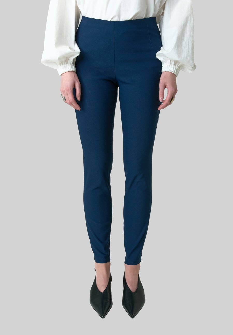 Брюки Minx SANYO, Nautical Blue/Raw Denim
Брюки Minx SANYO, Nautical Blue/Raw Denim