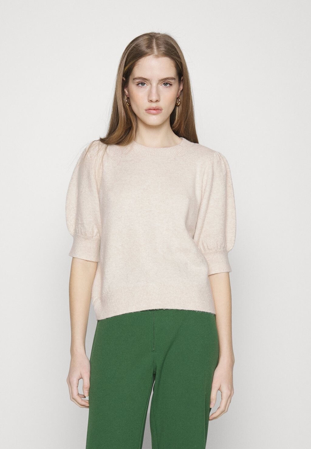 Базовая футболка Vero Moda
Базовая футболка Vero Moda