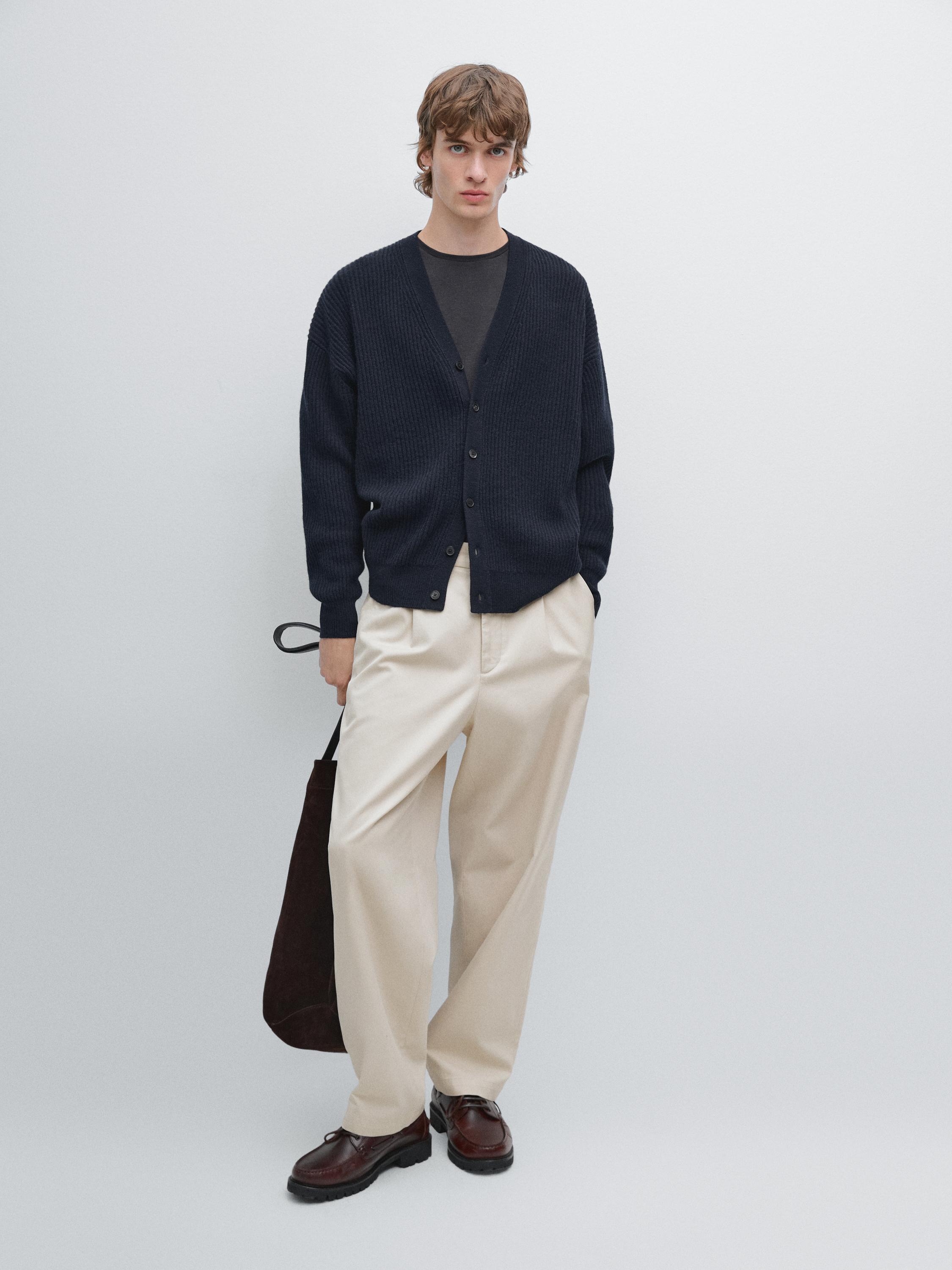 Кардиган из смесовой шерсти с V-образным вырезом Massimo Dutti, темно-синий 
Кардиган из смесовой шерсти с V-образным вырезом Massimo Dutti, темно-синий