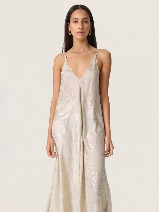 Макси-платье kitty из жаккарда на бретельках Soaked In Luxury, серый
Макси-платье kitty из жаккарда на бретельках Soaked In Luxury, серый