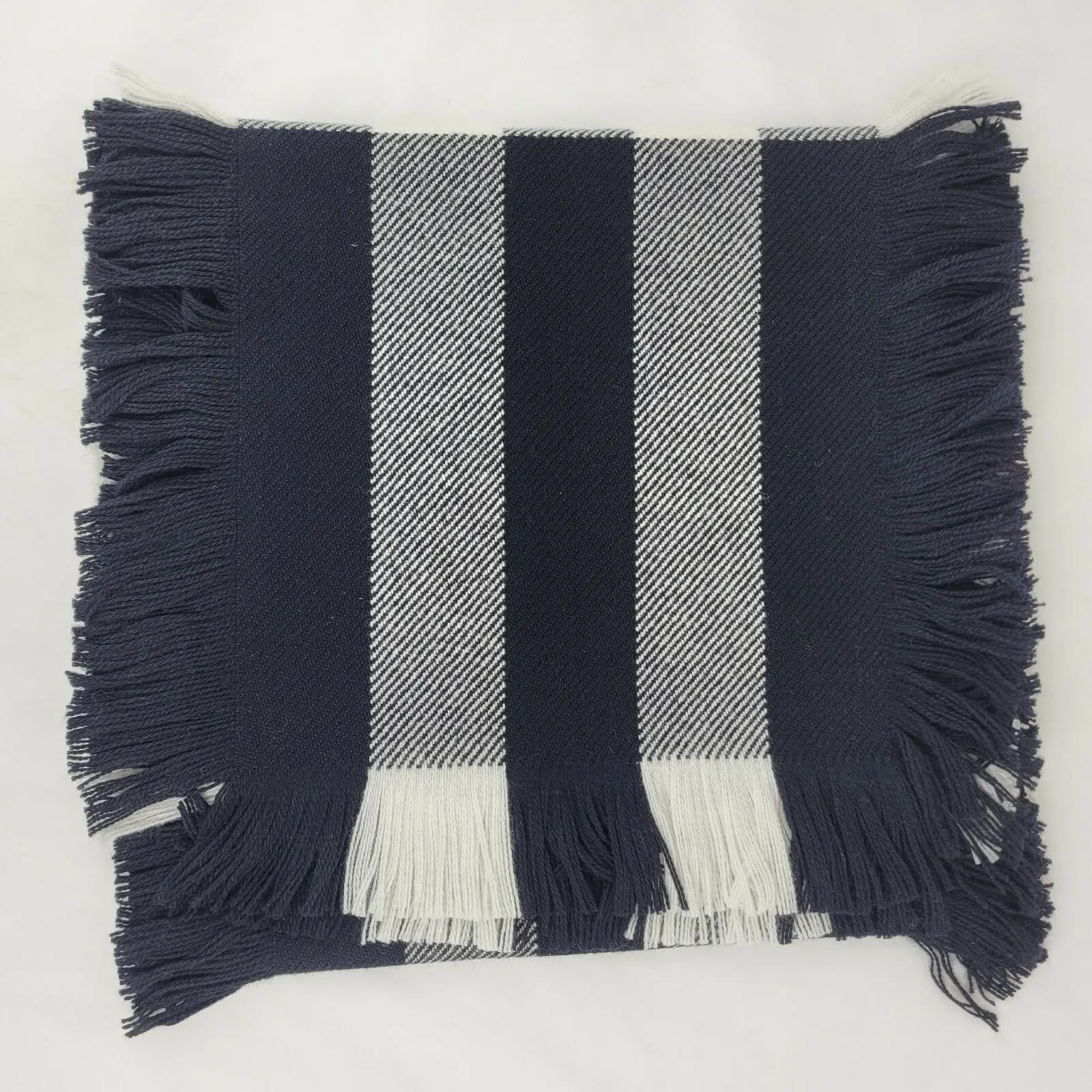 Шарф Burberry Wool Half Mega Fashion Plaid Check с бахромой, черный
Шарф Burberry Wool Half Mega Fashion Plaid Check с бахромой, черный