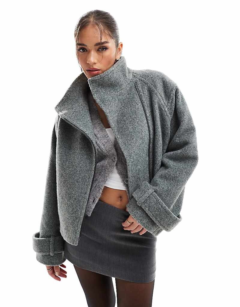 ASOS DESIGN – Темно-серая сатиновая мотоциклетная куртка с воротником-воронкой в строгом стиле
ASOS DESIGN – Темно-серая сатиновая мотоциклетная куртка с воротником-воронкой в строгом стиле