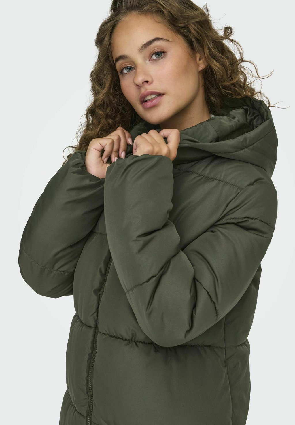 Зимнее пальто ONLABBIE ONLY, темно-зеленый
Зимнее пальто ONLABBIE ONLY, темно-зеленый