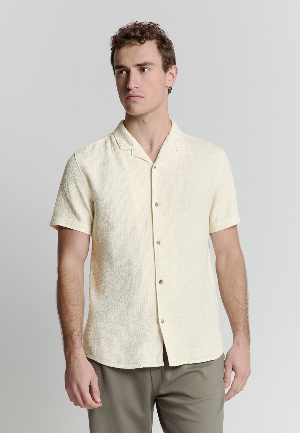 Рубашка SHORT SLEEVE NO EXCESS, бежевый
Рубашка SHORT SLEEVE NO EXCESS, бежевый