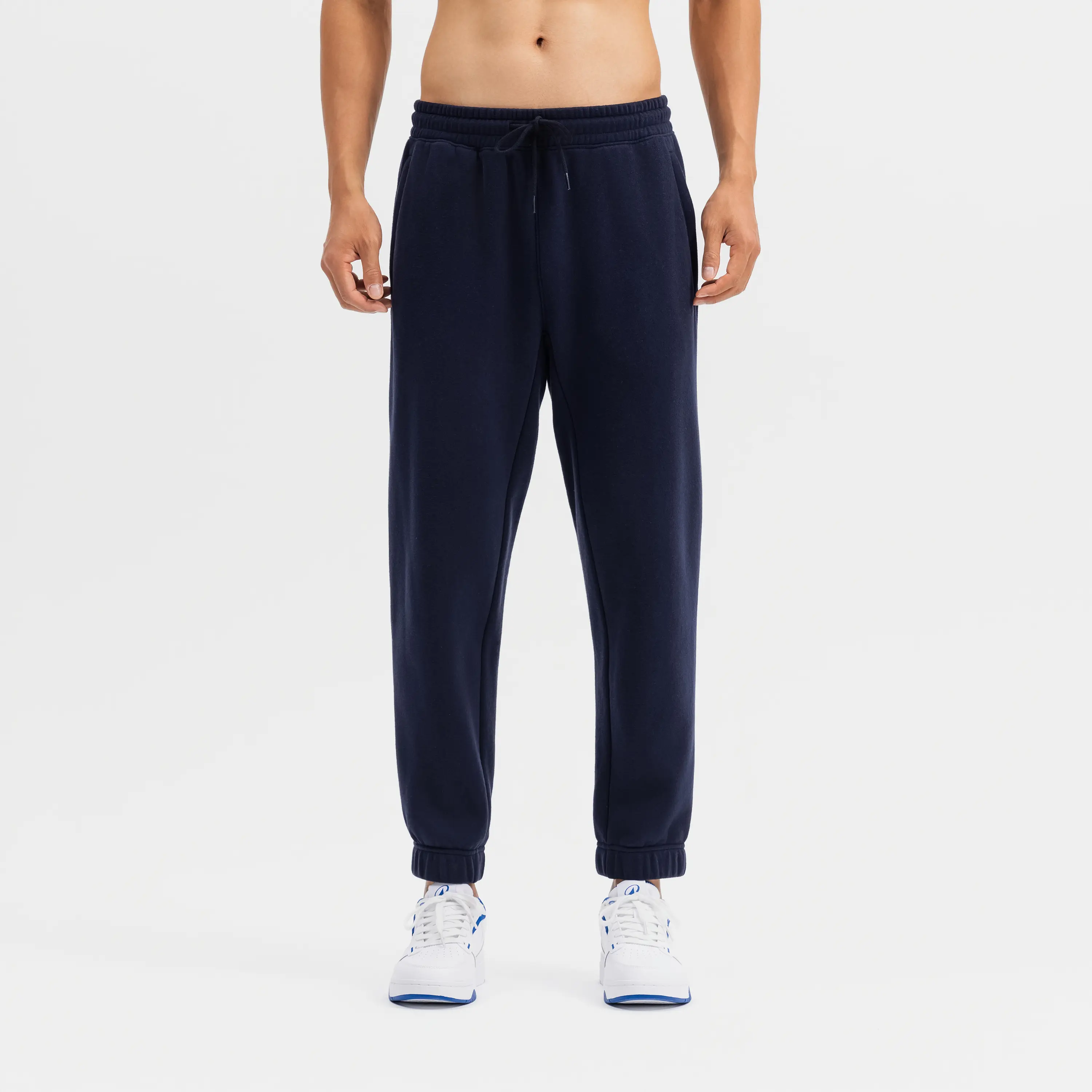 Мужские базовые флисовые спортивные брюки прямого кроя Domyos — сине-чёрные
Мужские базовые флисовые спортивные брюки прямого кроя Domyos — сине-чёрные