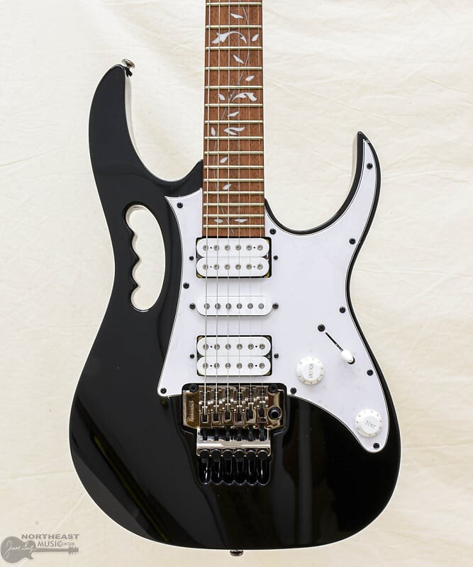 Электрогитара Ibanez JEMJR Steve Vai Signature - Black
Электрогитара Ibanez JEMJR Steve Vai Signature - Black
