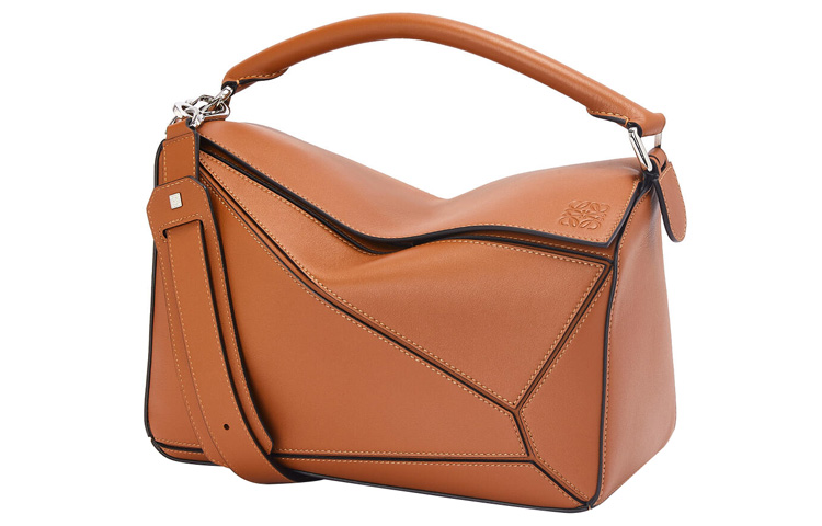 LOEWE Головоломка сумка из гладкой телячьей кожи геометрическая
LOEWE Головоломка сумка из гладкой телячьей кожи геометрическая