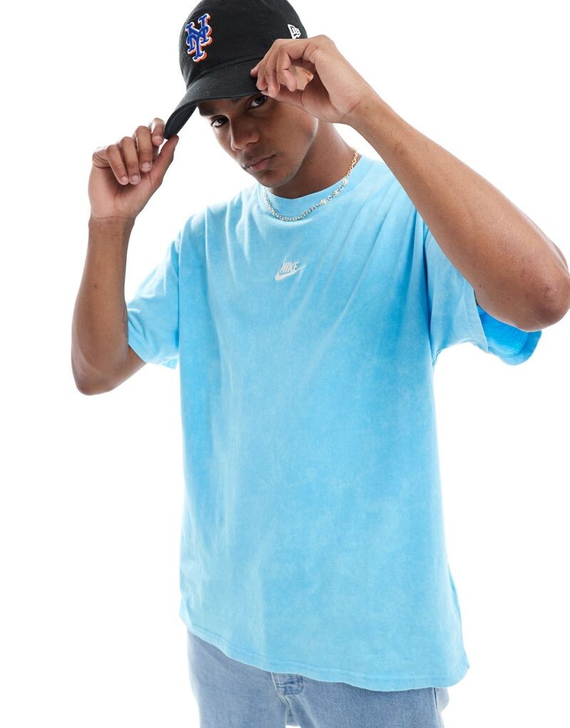 Nike Club — стираная голубая футболка
Nike Club — стираная голубая футболка