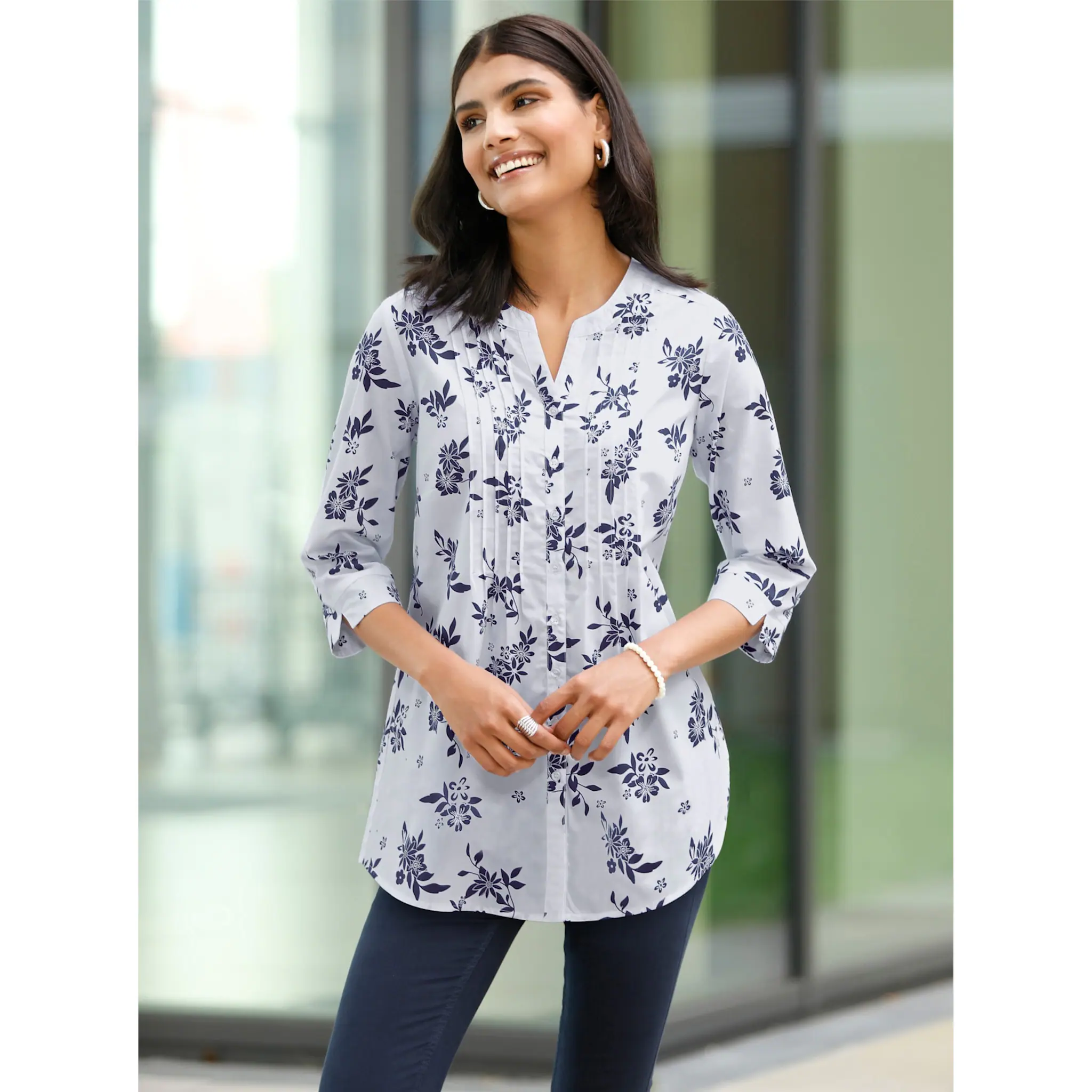 Длинная блузка Classic Basics, цвет Weiß-Nachtblau-Bedruckt
Длинная блузка Classic Basics, цвет Weiß-Nachtblau-Bedruckt