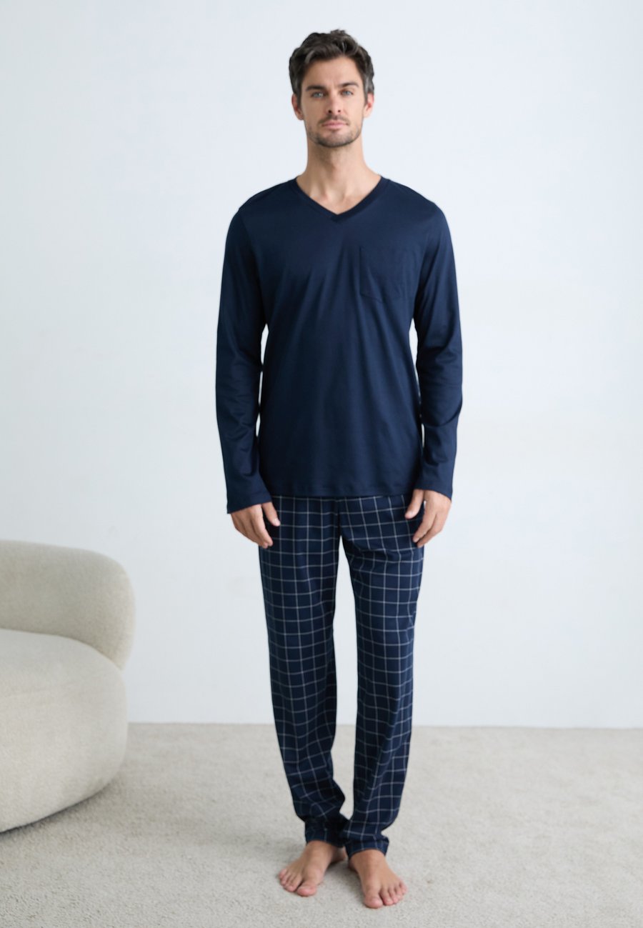 Пижамный комплект Schiesser SCHLAFANZUG LANG, Nachtblau/Dark Blue
Пижамный комплект Schiesser SCHLAFANZUG LANG, Nachtblau/Dark Blue