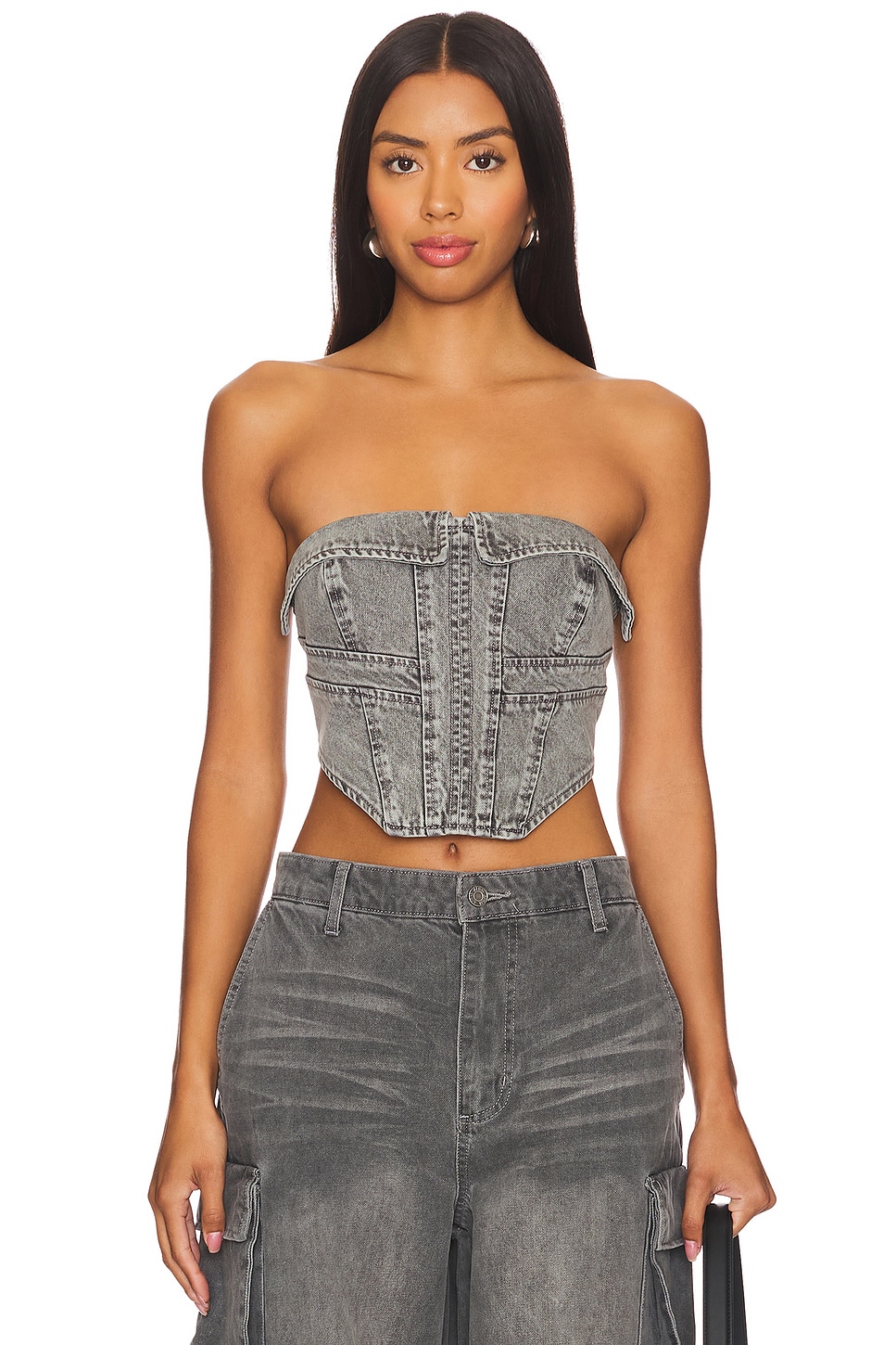 Топ Noah Afrm, smoke grey
Топ Noah Afrm, smoke grey