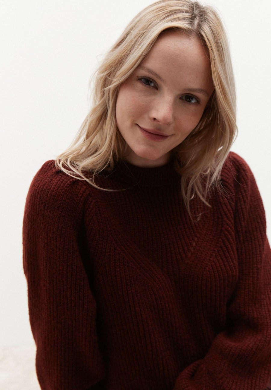 Джемпер More & More Jumper, Raisin Brown/Brown
Джемпер More & More Jumper, Raisin Brown/Brown