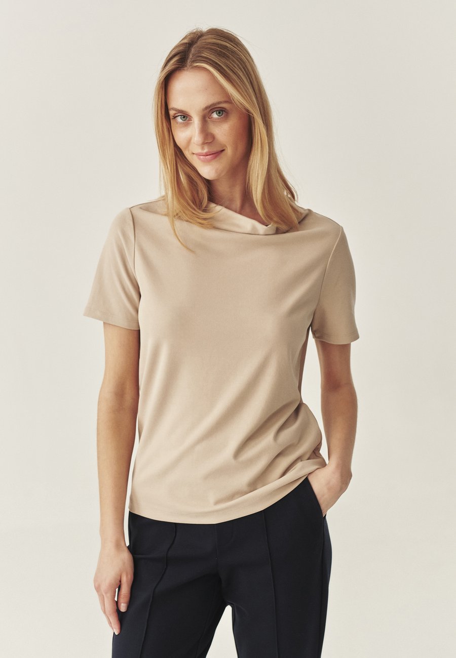 Блуза TATUUM Blouse, Beige
Блуза TATUUM Blouse, Beige