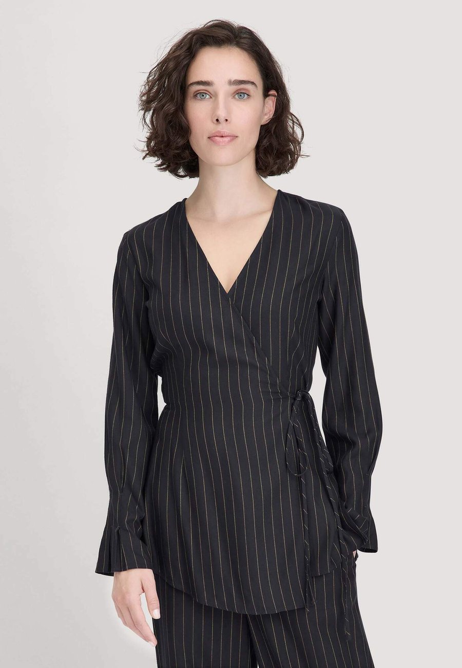 Блуза Hessnatur NADELSTREIFEN, Marine/Blue
Блуза Hessnatur NADELSTREIFEN, Marine/Blue