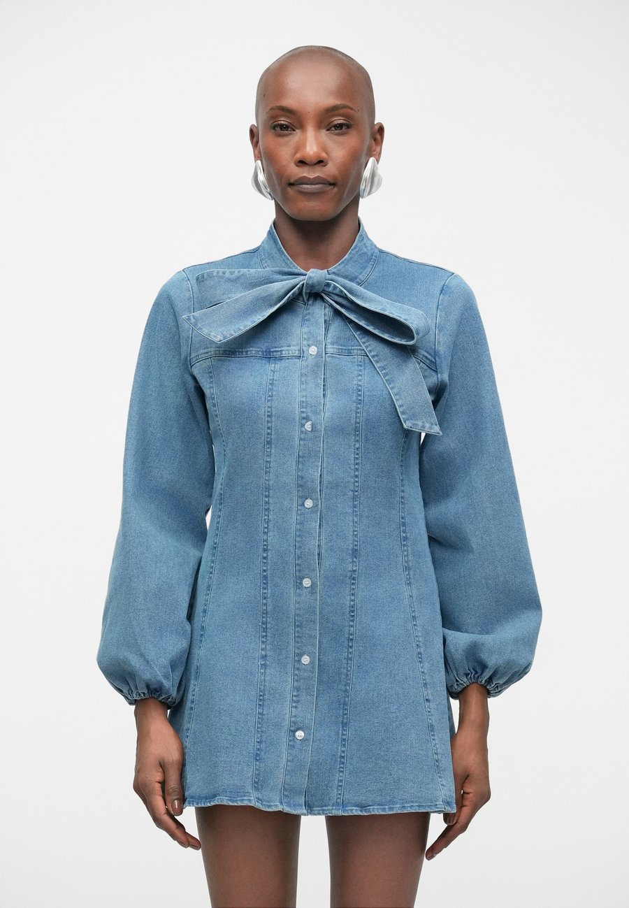 Платье DESIGNERS REMIX CHELSIE SHORT DRESS, Light-Blue Denim
Платье DESIGNERS REMIX CHELSIE SHORT DRESS, Light-Blue Denim
