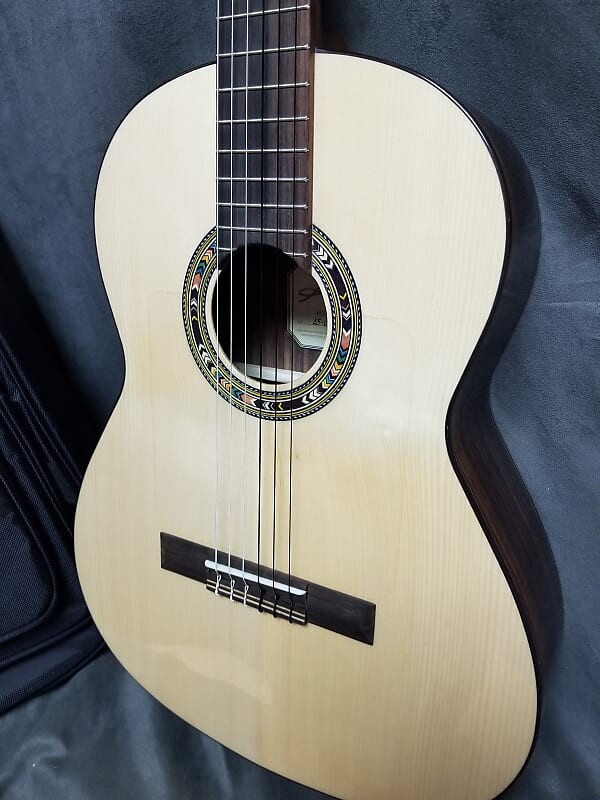 Акустическая гитара Kremona Rosa Morena Nylon-String Classical Natural 
Акустическая гитара Kremona Rosa Morena Nylon-String Classical Natural