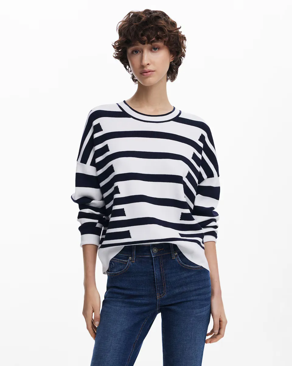 Женский джемпер с жаккардовым узором в полоску Desigual, белый
Женский джемпер с жаккардовым узором в полоску Desigual, белый