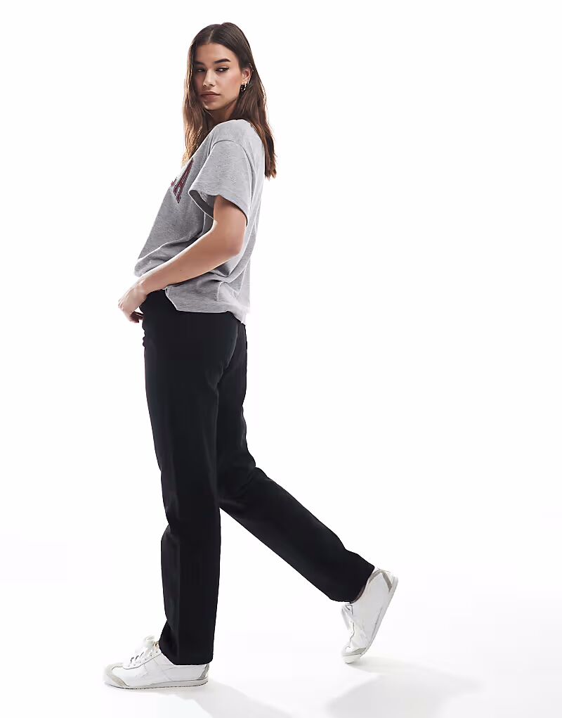 Джинсы 501 прямого кроя черного цвета Levi'S
Джинсы 501 прямого кроя черного цвета Levi'S